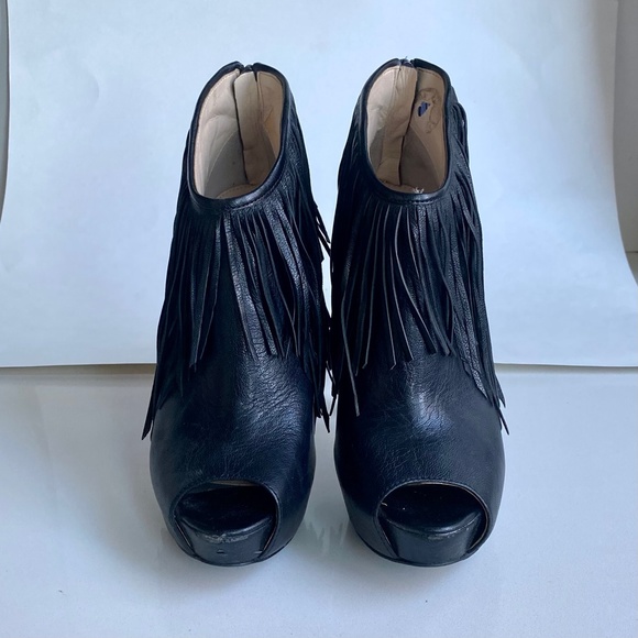 Boutique 9 Black Leather Stiletto high heels with fringe details - size 7.5 - Picture 7 of 7
